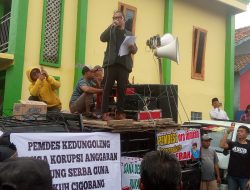 Ratusan Warga Kedungoleng Gelar Aksi Tuntut Transparansi Dana Desa