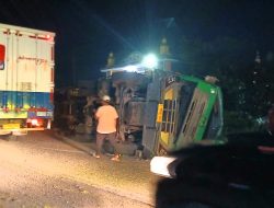 Truk Oleng di Tikungan Desa Kutamendala, Evakuasi Tertunda Menunggu Crane