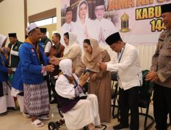 Bupati Brebes Lepas 1.038 Calon Jamaah Haji, Doakan Kabupaten Brebes Maju