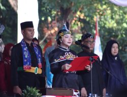 Bupati Brebes Kenakan Adat Dayak dalam Upacara HUT RI ke-80 yang Meriah