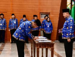 Lantik 1.256 PPPK dan 47 Pejabat Fungsional, Sekjen Kemendagri Tegaskan Budaya Tanggung Jawab dalam Bekerja