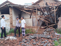 Rumah di Paguyangan Roboh Akibat Hujan Lebat, Kerugian Capai 50 Juta Rupiah