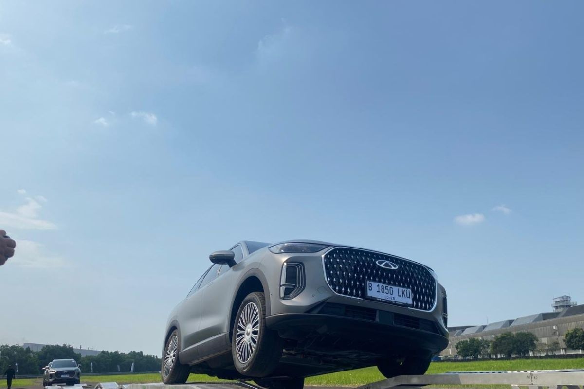 Menjajal keunggulan dan ketangguhan Chery Tiggo 9 CSH