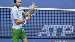 Medvedev raih kemenangan ke-50 atas Top 10 untuk melaju di Shanghai