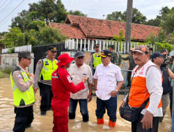 Wabup Wurja Tinjau Lokasi Banjir, Percepat Pembangunan Tanggul Darurat di Sejumlah Kecamatan