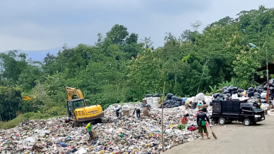 Warga Keluhkan Bau Menyengat dari TPA Kalijurang Brebes