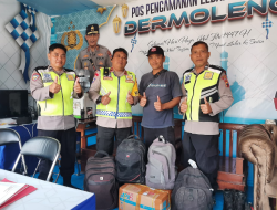 Sigap, Polisi di Dermoleng Ketanggungan Kembalikan Barang Pemudik yang Tercecer