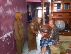 Peduli Warga Berkebutuhan Khusus, Pemdes Purwodadi Salurkan BLT DD Secara Door to Door